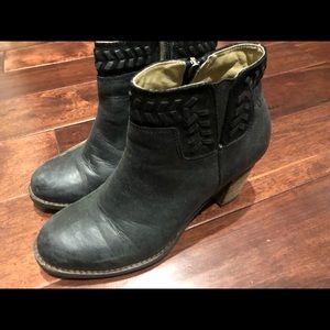 Olukai black booties size 7
